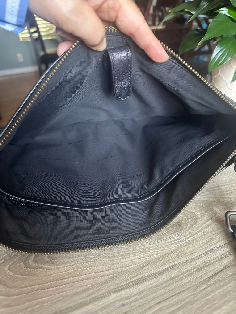 Coach Black Pebbled Leather Messenger Crossbody - Picture 4 of 10